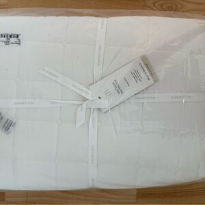 Boll & Branch White Queen Quilted Mattress protector - BRAND NEW UNOPENED